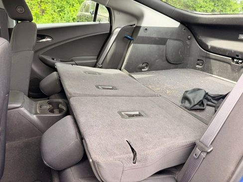 Used 2017 Chevrolet Volt LT w/ Comfort Package FWD image 31