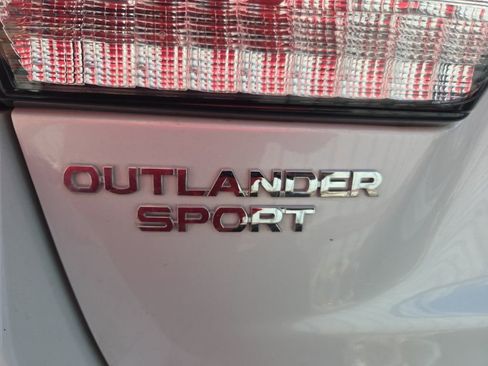 Used 2025 Mitsubishi Outlander Sport SE image 11