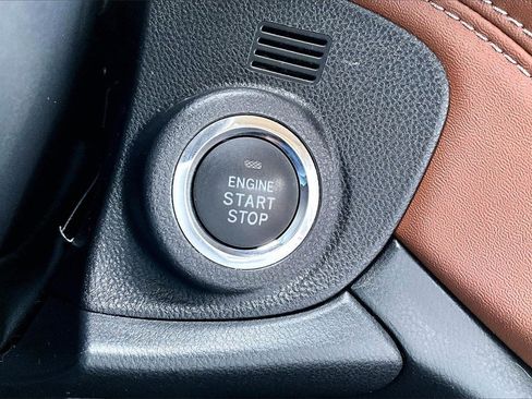 Used 2022 Subaru Outback Touring w/ Popular Package #2 image 27