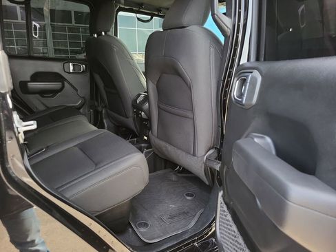 Used 2022 Jeep Gladiator Sport image 27