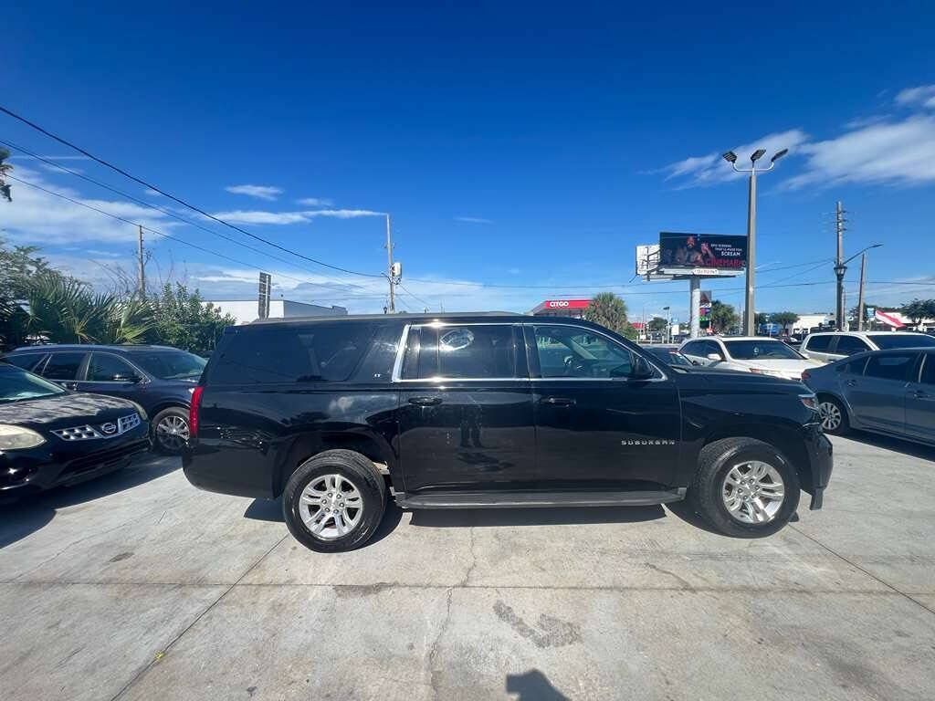 Used 2016 Chevrolet Suburban LT RWD image 6