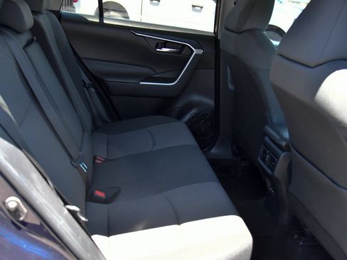 Used 2024 Toyota RAV4 XLE FWD image 43