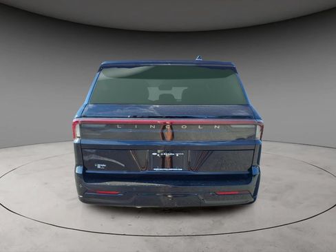 New 2026 Lincoln Navigator Reserve AWD/4WD image 7