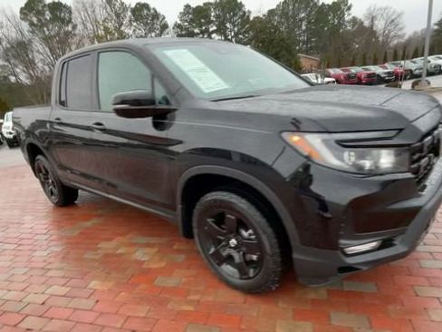 Used 2025 Honda Ridgeline Black Edition image 3