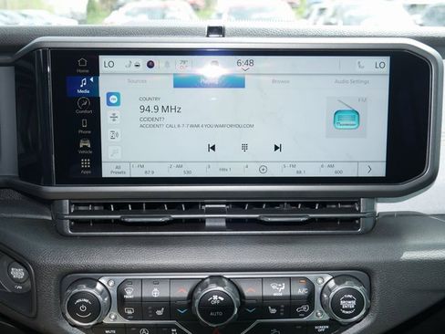 Used 2024 Jeep Wrangler Sport S image 19