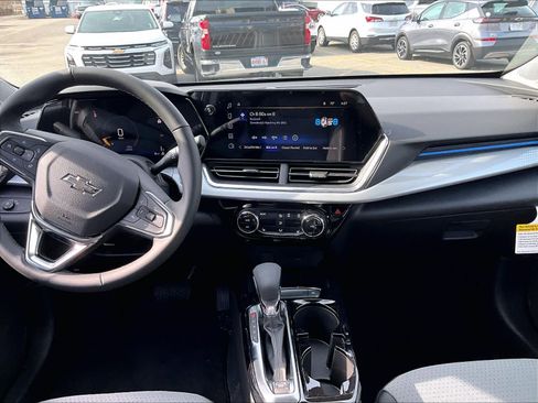 New 2026 Chevrolet Trax LT w/ Midnight Edition FWD image 13