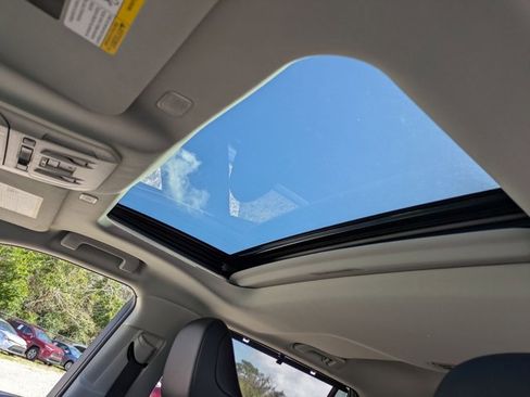 Certified 2024 Toyota Highlander XLE image 15