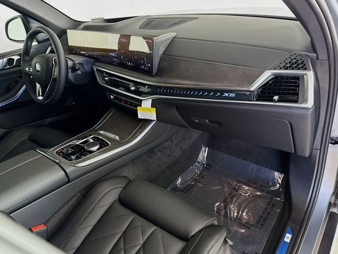 New 2026 BMW X5 xDrive50e w/ Premium Package image 31