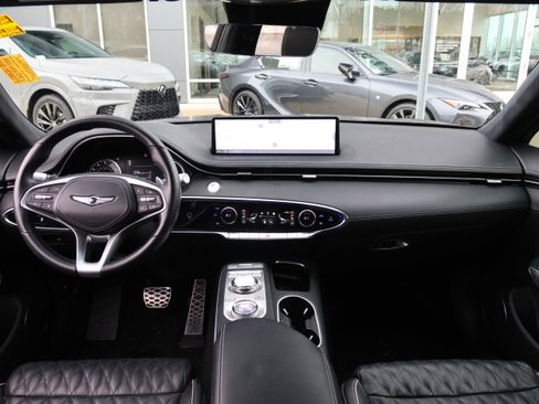 Used 2023 Genesis GV70 3.5T Sport w/ Sport Advanced Package image 17