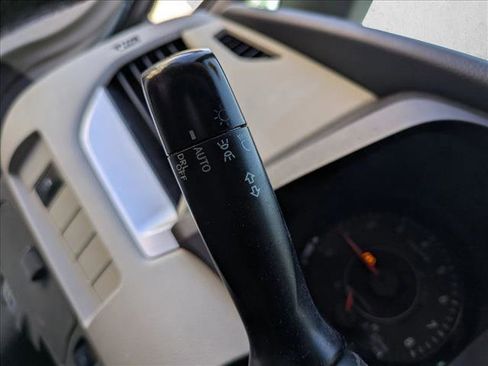 Used 2015 Toyota Sienna LE image 11