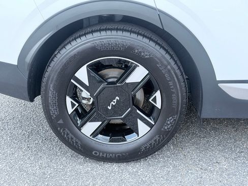 Used 2026 Kia Sportage LX FWD image 33