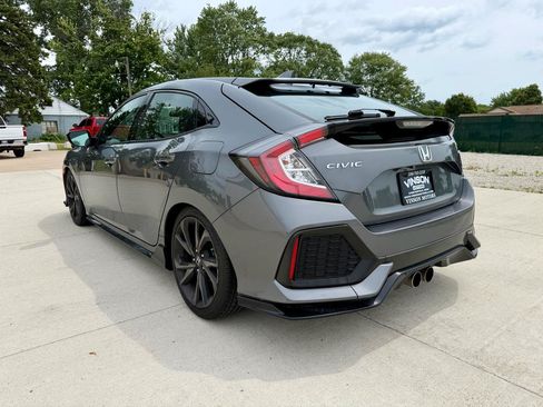 Used 2018 Honda Civic Sport image 9