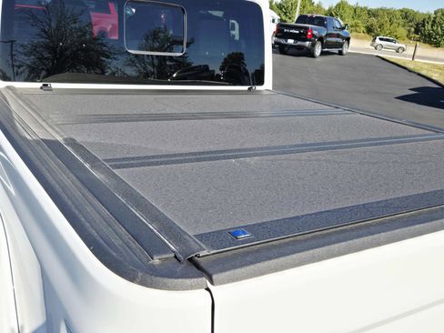 Used 2024 Jeep Gladiator Sport image 15