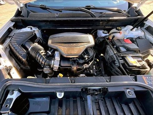 Used 2022 GMC Acadia AT4 w/ Technology Package image 27