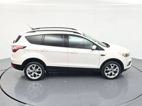 Used 2018 Ford Escape SE w/ SE Sync 3 Package AWD/4WD image 39