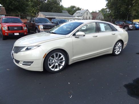 Used 2016 Lincoln MKZ AWD image 1