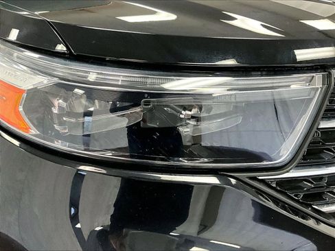 Certified 2024 Ford Explorer XLT w/ Equipment Group 202A image 28