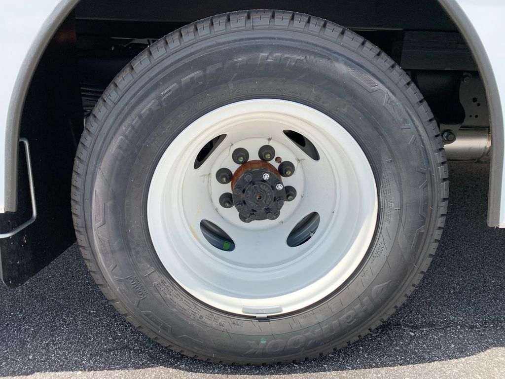 Used 2024 Ford E-350 and Econoline 350 Super Duty w/ Driver's Safety Package RWD image 10