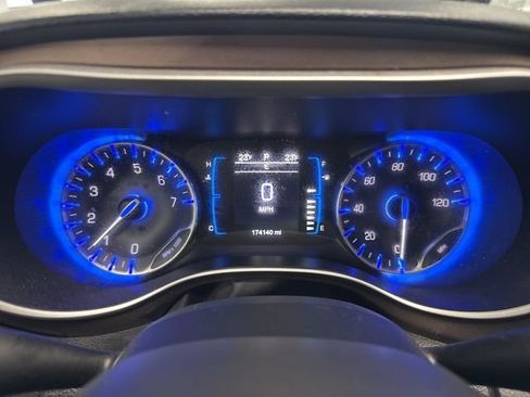 Used 2017 Chrysler Pacifica LX image 32