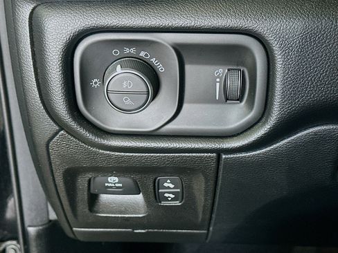 Used 2020 RAM 1500 Big Horn AWD/4WD image 16