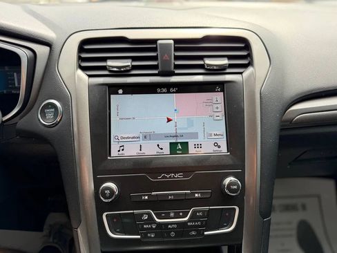 Used 2019 Ford Fusion SE FWD image 39