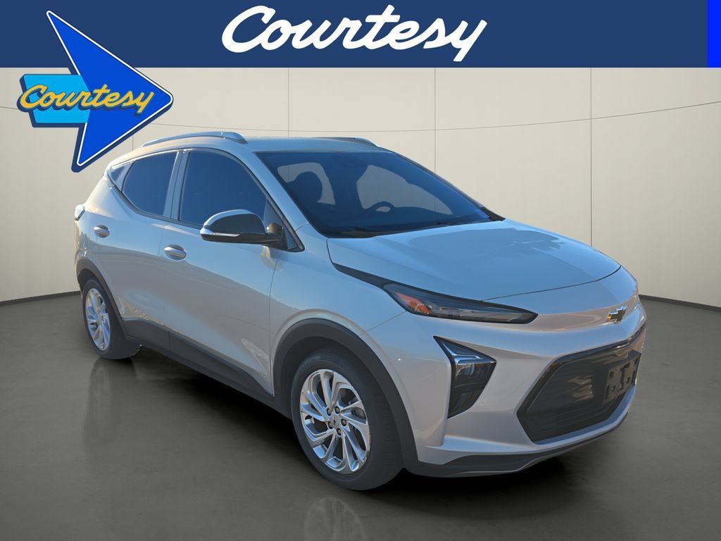 Used 2023 Chevrolet Bolt EUV LT w/ Driver Confidence Package FWD image 1
