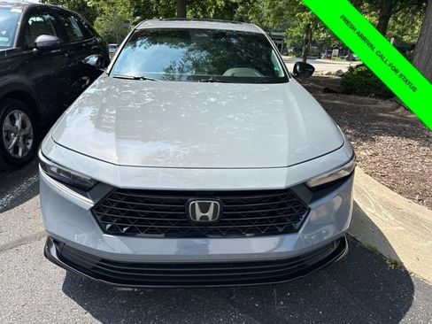 Used 2023 Honda Accord Sport image 2