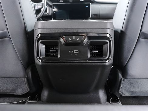 Used 2023 GMC Sierra 1500 AT4 w/ Technology Package AWD/4WD image 30