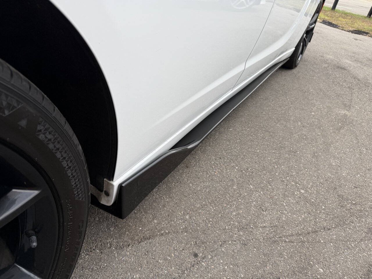 Used 2018 Dodge Charger SXT w/ Blacktop Package RWD image 6