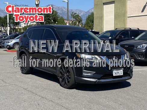 Used 2017 Nissan Rogue S image 1