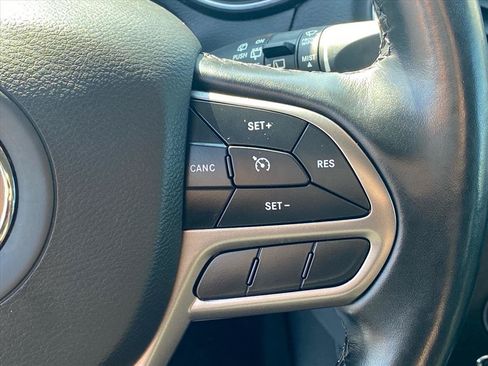 Used 2020 Jeep Cherokee Limited AWD/4WD image 17