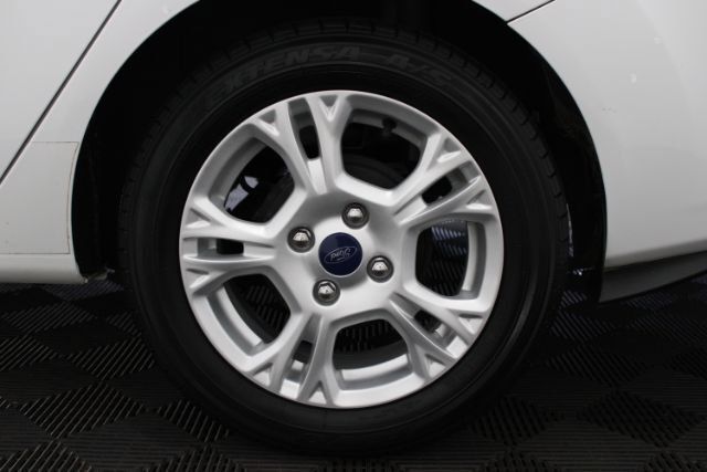 Used 2016 Ford Fiesta SE w/ Cold Weather Package FWD image 9