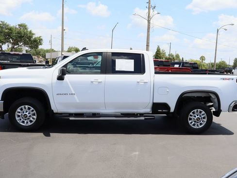 Used 2022 Chevrolet Silverado 2500 LT AWD/4WD image 6