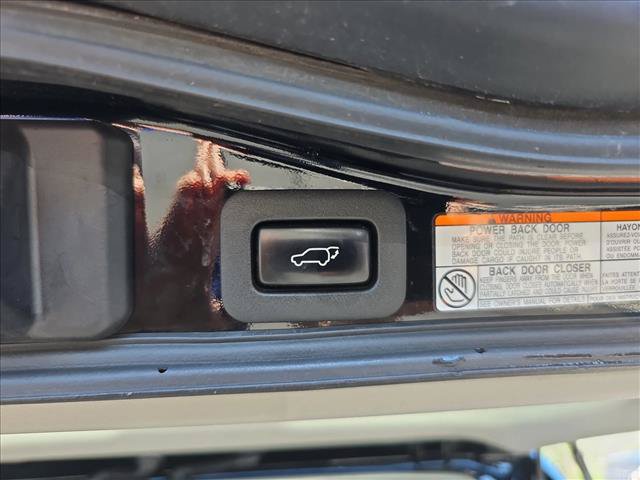 Used 2017 Lexus LX 570 4WD w/ Luxury Package image 13
