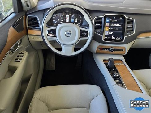 Used 2021 Volvo XC90 T8 Inscription Expression w/ Climate Package image 12