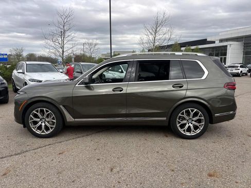 Used 2026 BMW X7 xDrive40i w/ Premium Package AWD/4WD image 8