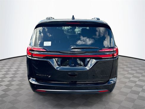 New 2026 Chrysler Pacifica Limited w/ S Appearance Package image 6