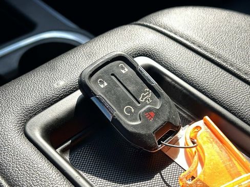 Used 2020 Chevrolet Silverado 1500 LT Trail Boss image 31