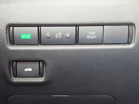 Used 2022 Nissan Sentra SV w/ All-Weather Package FWD image 14