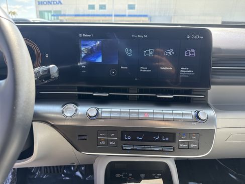 Used 2025 Hyundai Kona SEL FWD image 21