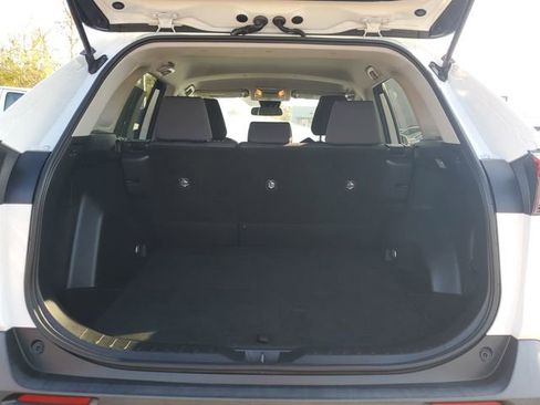 Used 2020 Toyota RAV4 XLE image 8