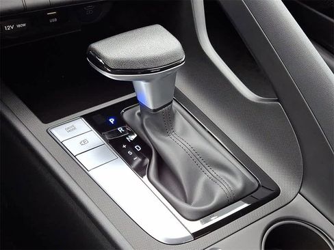 New 2026 Hyundai Elantra SE image 9