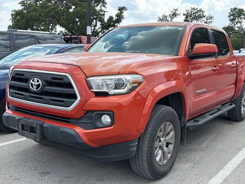 Used 2017 Toyota Tacoma SR5 w/ Tow Package AWD/4WD image 12