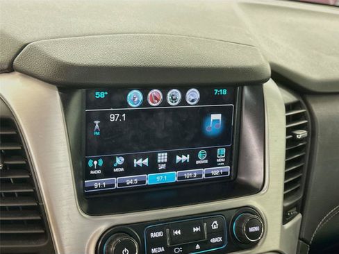 Used 2017 GMC Yukon XL SLT w/ HD Trailering Package AWD/4WD image 4