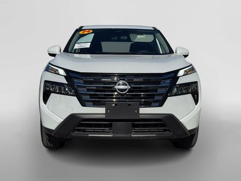 Used 2024 Nissan Rogue SV image 8