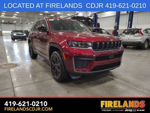 New 2026 Jeep Grand Cherokee Altitude AWD/4WD image 2