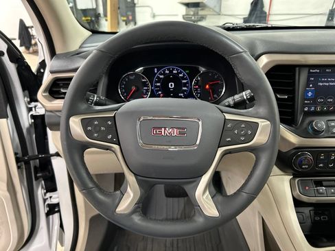Used 2023 GMC Acadia Denali w/ Denali Technology Package AWD/4WD image 18