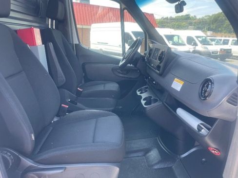 Used 2022 Mercedes-Benz Sprinter 1500 image 15