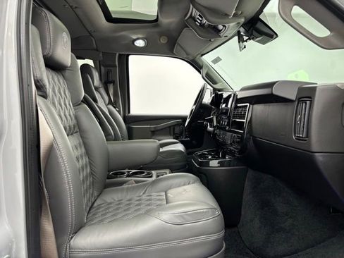 New 2026 GMC Savana 2500 RWD image 25