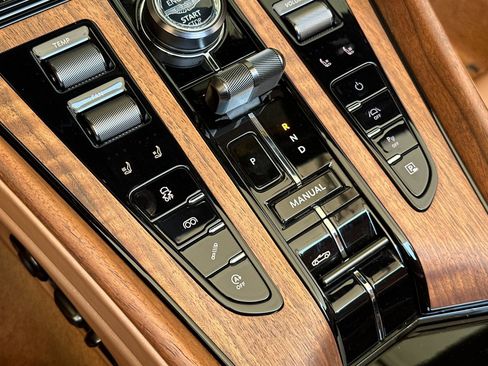 Used 2025 Aston Martin DB12 Convertible RWD image 22